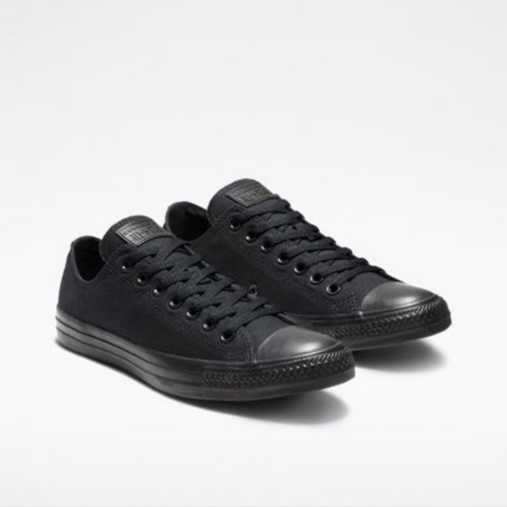 Mens Black low top Chuck Taylor Converse All Star  size 12
